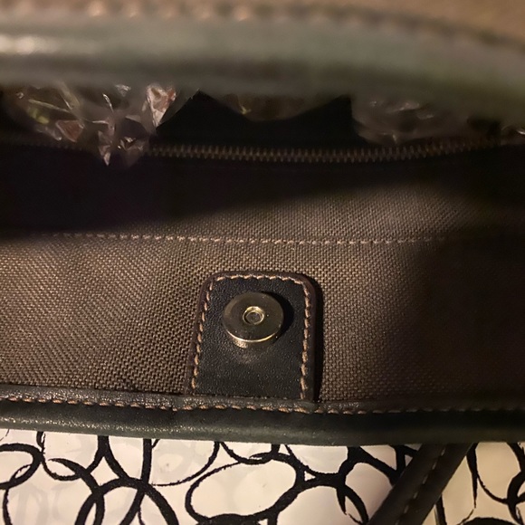 Prada Milano drawstring crossbody bag - Picture 4 of 13